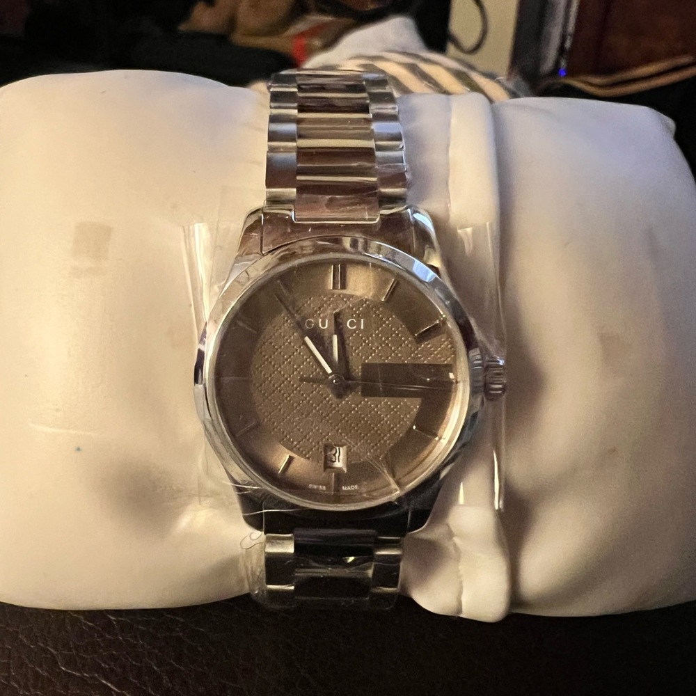 Gucci Metallic Silver Timepiece